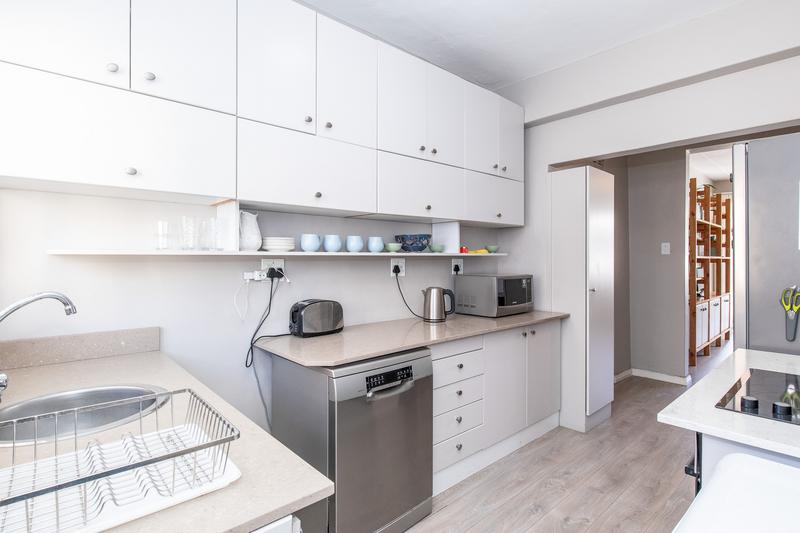 1 Bedroom Property for Sale in Gardens Western Cape